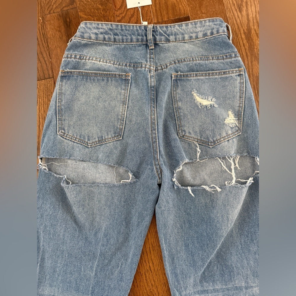 BNWT Adika Light Blue Distressed Straight Leg Jeans Retail 190